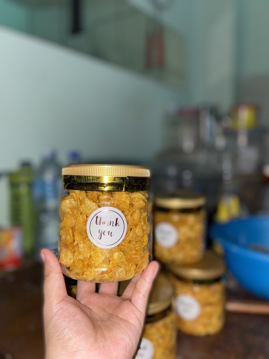 solihin_13's tweet photo. Cornflakes madu fighters hot selling ‼️
RM10 / balang untuk rasa yang premium😋
Cod area kuantan dan postage seluruh malaysia🙈🍯 https://t.co/QfK3ZELGuJ