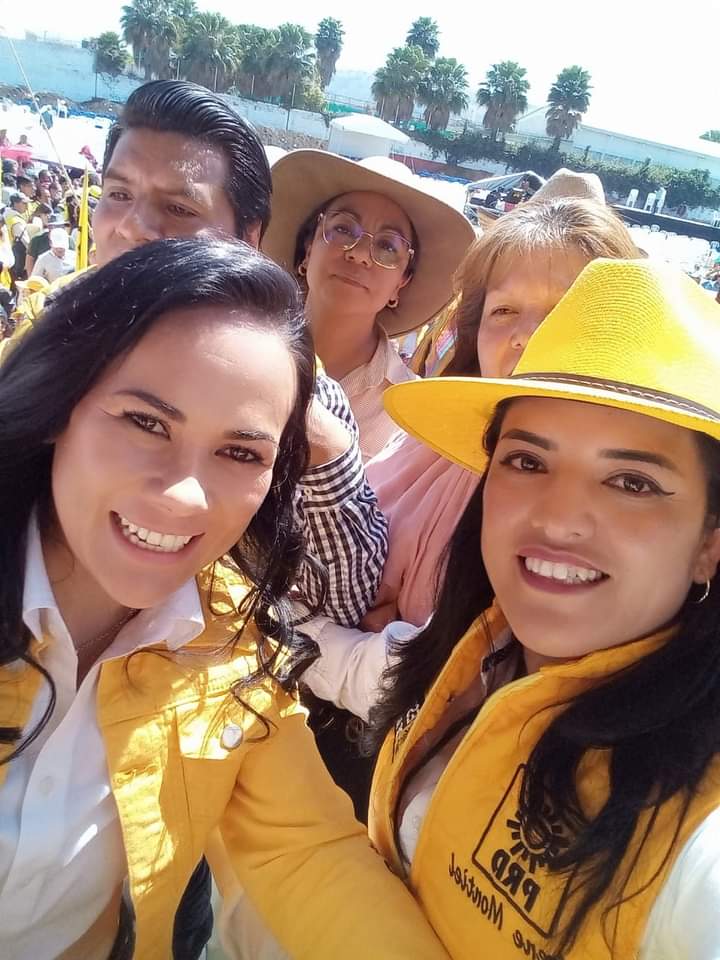 irenemontielglz's tweet photo. Las #MujeresDelSol somos #Valientes y vamos con Alejandra Del Moral Vela 👊💜 https://t.co/L6MuNiSy9O