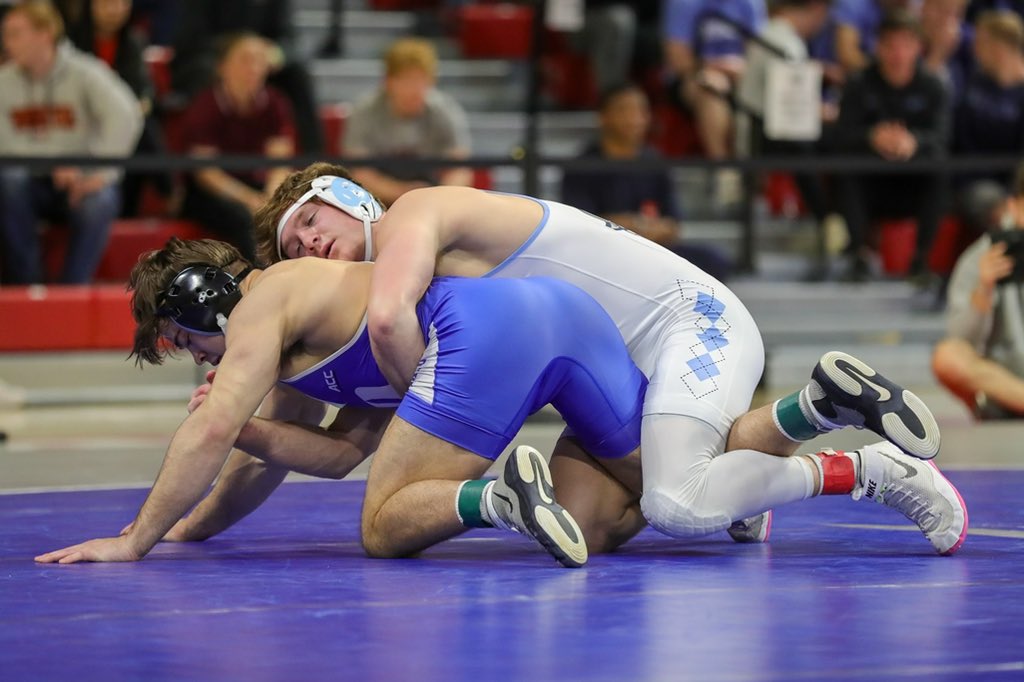 UNC Wrestling on Twitter "Gavin earns the 102 major decision! 