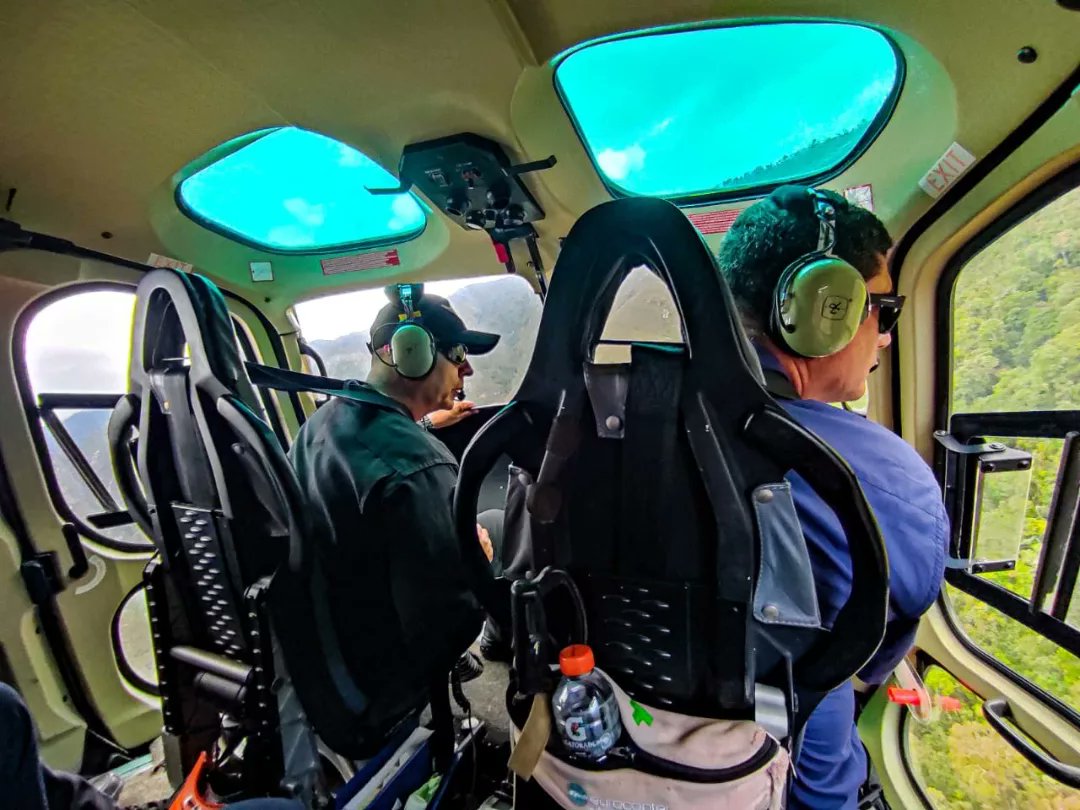 Venerotor's tweet photo. En las últimas horas lleva a cabo la #OperaciónLlovizna en el Parque Nacional Henri Pittier por parte del Servicio de Atención Aérea del Gobierno Bolívariano de Aragua y sus #AS350 #Tigres 🐅 📷: @SAAGBA1
-
-
#HelicopterPilot #Helicopteros #Venerotor #QAP #AirbusHelicopters https://t.co/AwvZwy7QkS