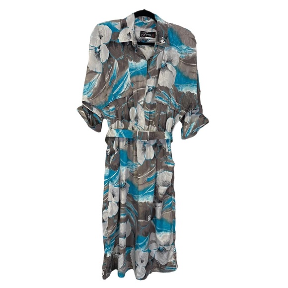 chronicflair's tweet photo. So good I had to share! Check out all the items I'm loving on @Poshmarkapp #poshmark #fashion #style #shopmycloset #vintage: https://t.co/fSNM9gpFuV https://t.co/iXpYbvEElM