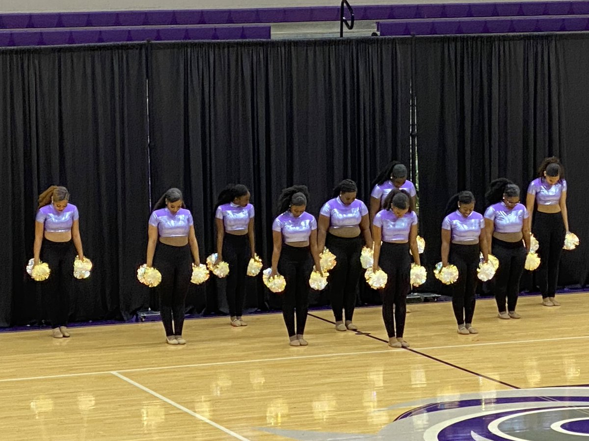 DekaneyG's tweet photo. Coach Khan - you ever heard a bunch of people screaming like on a roller coaster? Well, Klein Cain’s gym was like that, rockin! And the @DHS_Diamonds killed it. Janelice &amp; Shakerra repped the Law Pathway like champs! Thanks for the invite ladies! @DHS_CTE_Law @Dekaneywildcat https://t.co/9AhVWTrbST