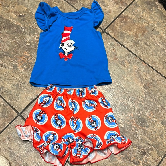 FairfaxBri's tweet photo. So good I had to share! Check out all the items I'm loving on @Poshmarkapp #poshmark #fashion #style #shopmycloset: https://t.co/R3hiE5fxMt https://t.co/axyslGLyAB
