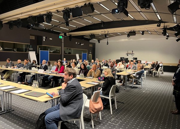 SLPalliance's tweet photo. ... of #BOOSTLOG #EUproject by #ALICE, with the objective to identify priorities on R&I in the logistics sector.
TRENDS workshops, guided by @basvanbree & Dr. @YanyingLiPhD
TECHNOLOGY workshops, guided by #AndreasNettsträter & #AnikeMurrenhoff
CONCEPTS workshops, guided by ... https://t.co/hqd0BZ4JwK
