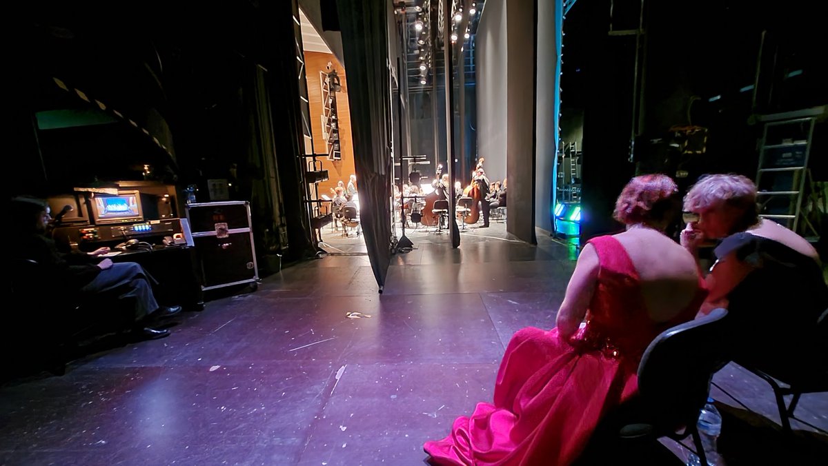 sanahuja's tweet photo. Esta tarde a las 17.00h el Teatre Martín i Soler de @LesArtsValencia recibe a la orquesta del @cpmrequena #MaratónMozart Presentan su concierto Fin ch'han dal vino, en homenaje a Mozart. Enhorabuena a tod@s por vuestra energía y participación. https://t.co/0M8veNRtzC