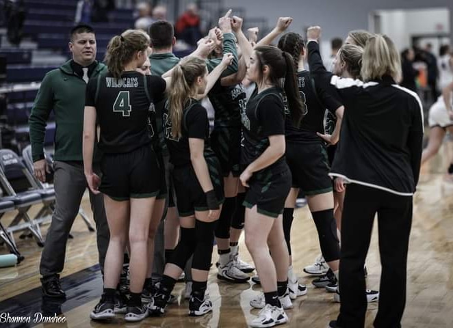 2Maddyterry's tweet photo. Thank you Wayland basketball for the best 4 years of my life! Cheers to another 4 ✌️🫶
@WUWildcats https://t.co/Kvq4Q1sHUP