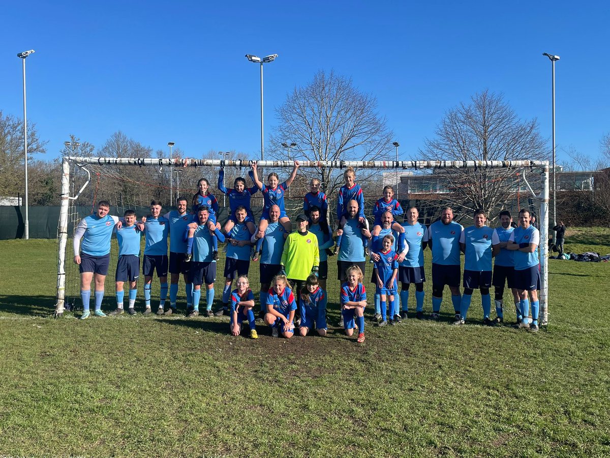 FCBracknell's tweet photo. ⚽️⚽️⚽️⚽️

Super Sunday 

Saints beat top of the league Finchampstead this morning. 

Finch have only lost 1 game all season, till now, a great win for the lads. 

Well done 👏🏻👏🏻👏🏻

#goblues #football #fcbfamily #strike https://t.co/FBXsp3TtIq
