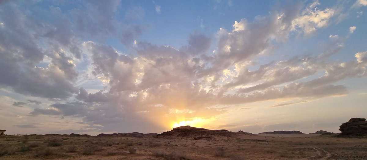 ludovic_pouille's tweet photo. Magical sunset over the Sharaan Nature Reserve in AlUla. time suspended!
#Sunset #photography📸
#AlUla #BeautifulSaudi 🇸🇦💚🇫🇷 https://t.co/tde4p4PTYS