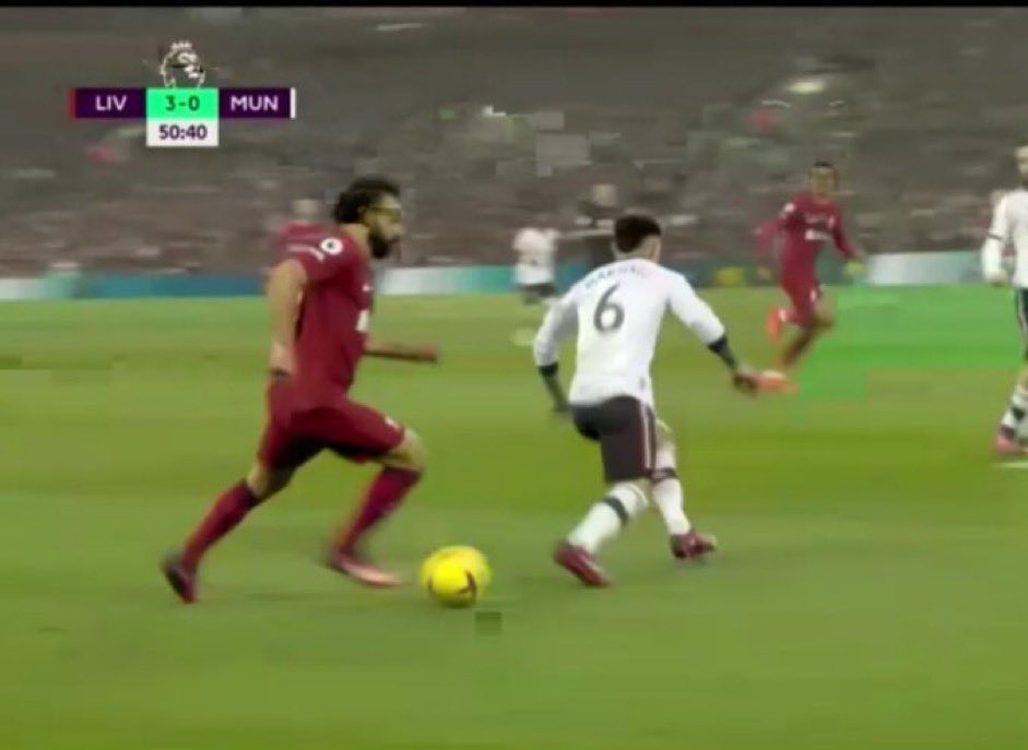 SamueILFC's tweet image. The ‘butcher’ ran away from Mo Salah. 😭😭