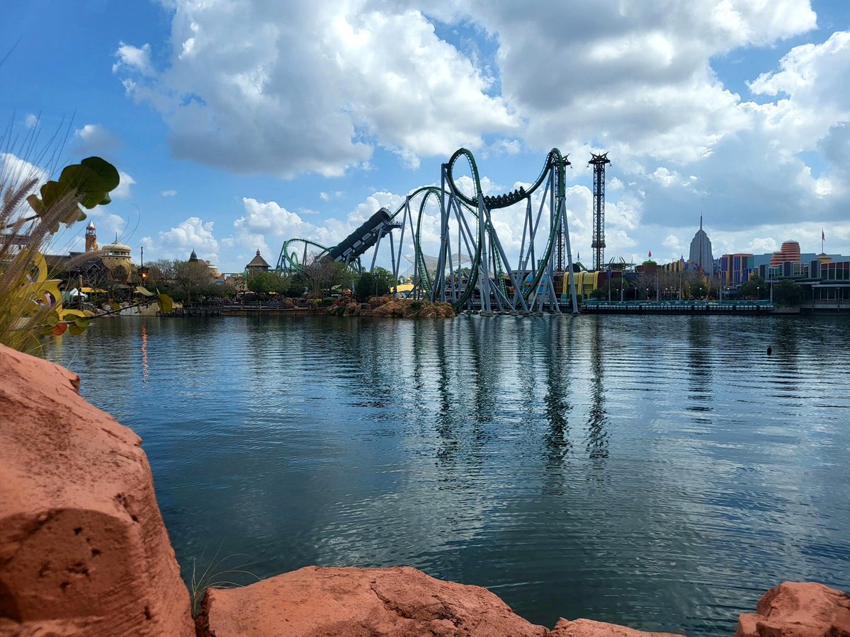 universallylexi's tweet photo. Thrills are Universal 🎢
#LetYourselfWoah
#ReadyForUniversal
@UniversalORL https://t.co/szf6a5KwEf
