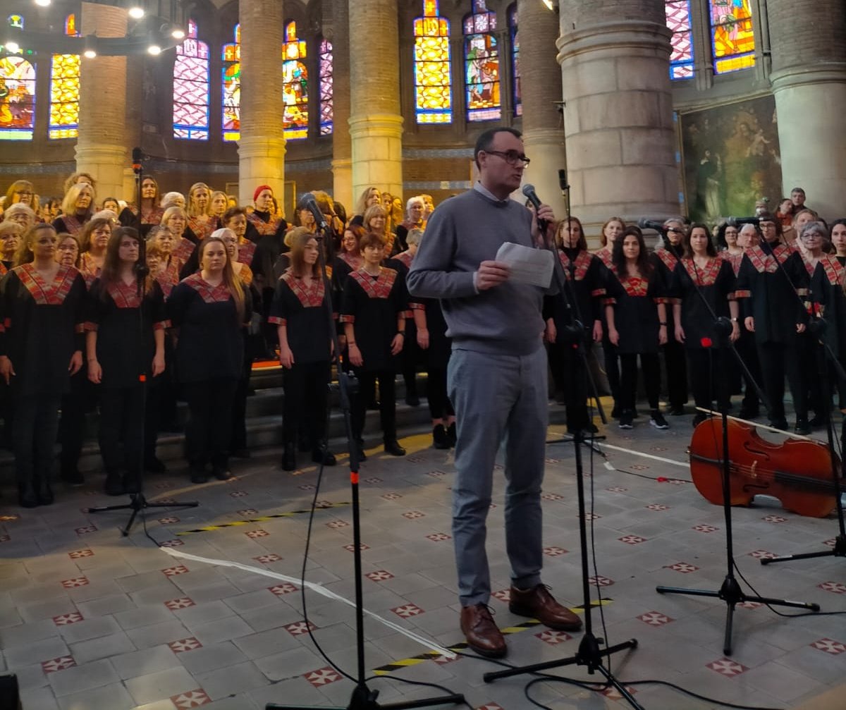 IRSantPau's tweet photo. Gràcies de tot 💚 a Little Light Gospel Choir, Clarence Bekker i tothom qui ha fet possible aquest diumenge el primer concert a benefici de la #recerca de l'#IIBSantPau. 

Èxit total d'assistència i un emocionant Happy Day 🎶 a l'església de #SantPau! 

#ambtufemrecerca https://t.co/KLdLwcx1D0