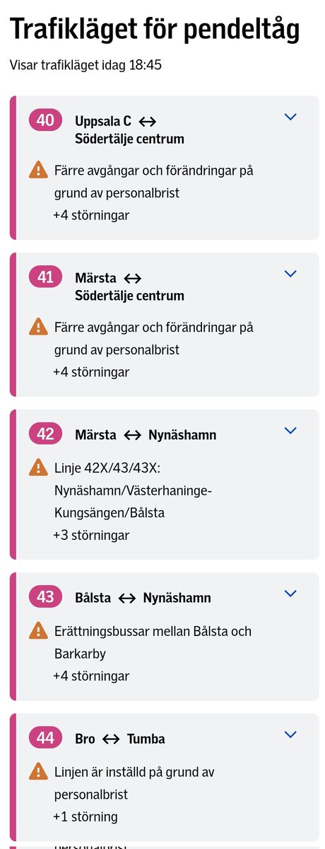 RealDarlanio's tweet photo. Fortsatta problem med pendeltågen i Stockholm.
Tågen skall gå i tid, enl tidtabell.
Skyltar, utrop, app och webb skall vara syndade och visa samma information.
MTR skall bötfällas när de inte sköter uppdraget.
#hatasl
#hatamtr https://t.co/0UEAIeoH0D
