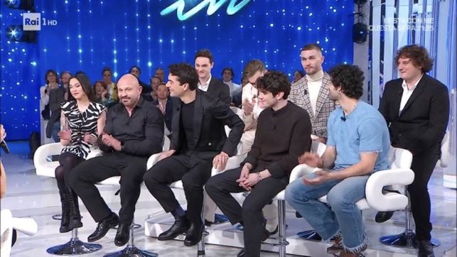 amo_work's tweet photo. il + rilevante manca ovviamente
#marefuori https://t.co/DHp4ROe1hw