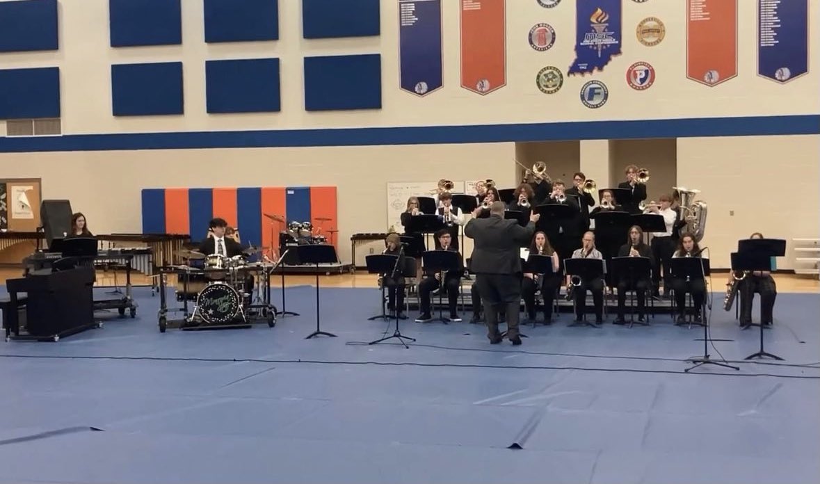 MonroviaBands's tweet photo. On Friday night, our jazz band performed at the ISSMA Jazz Contest earning their 21st straight Gold rating with Outstanding Soloist awards earned by Billy Schnider, Parker Lee, Collin Wise, and Whitney Willett for two! Congrats to all our performers!🏅💚 https://t.co/qa9NYb3eLG