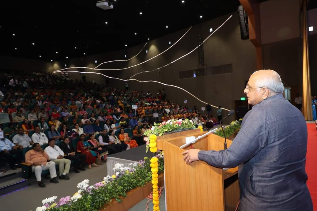 AlpeshThakor_'s tweet image. માન.મુખ્યમંત્રી શ્રી ભુપેન્દ્રભાઈ પટેલજીના અધ્યક્ષસ્થાને મહિલા અને બાળ વિકાસ કેબિનેટ મંત્રી શ્રીમતી ભાનુબેન બાબરીયાજી ની વિશેષ ઉપસ્થિતિમાં આંતરરાષ્ટ્રીય મહિલા દિવસ નિમિત્તે રાજ્યકક્ષાની ઉજવણી ગુજરાત નેશનલ લો યુનિવર્સિટી, ગાંધીનગર ખાતે યોજાઈ. (1/3)
