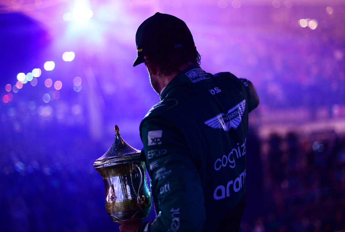 F1's tweet photo. How happy?! 🤩

#BahrainGP #F1 https://t.co/wZikJ1Jp9I