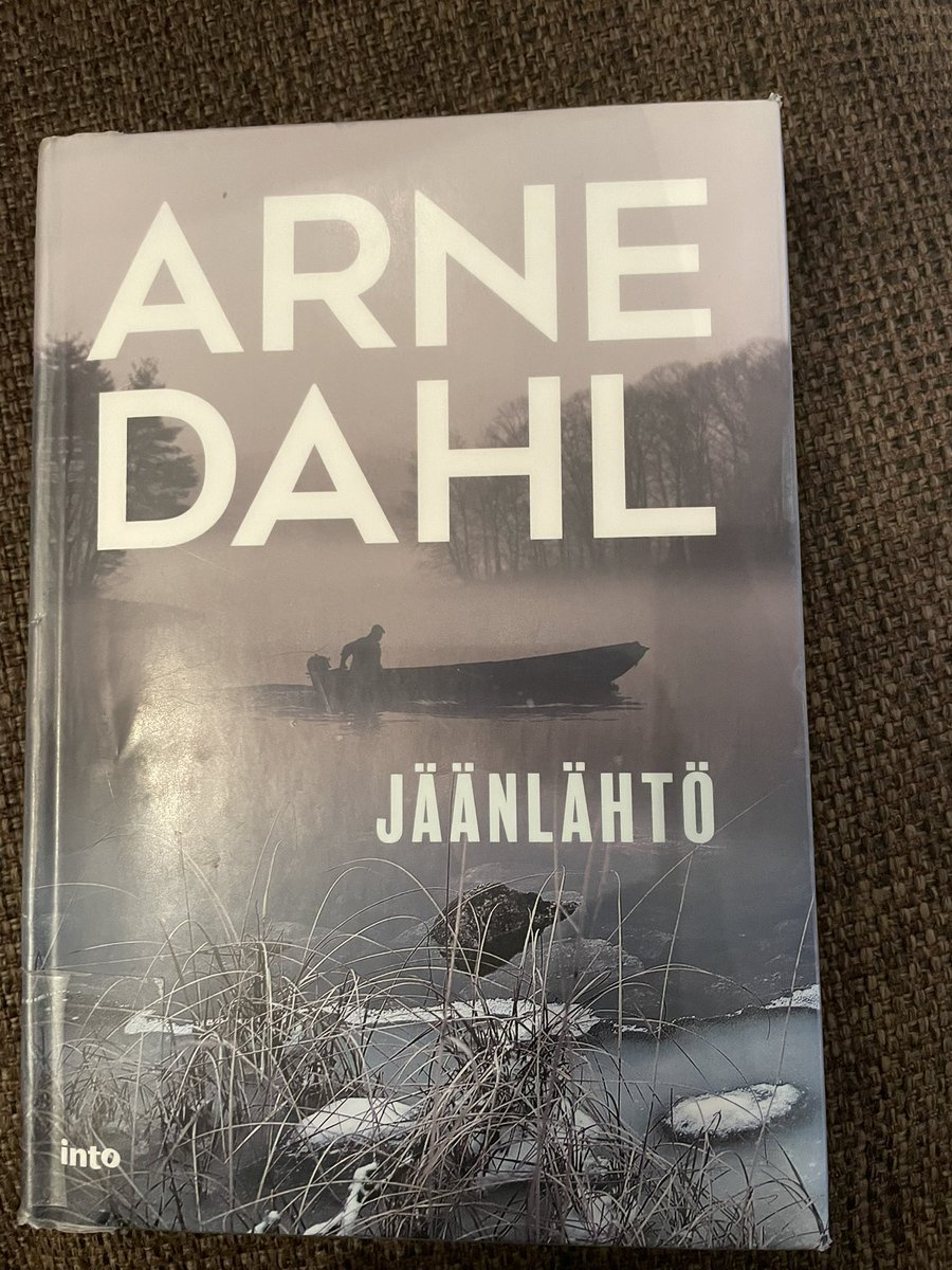 Kirja nro 11. Arne Dahl: Jäänlähtö. ⭐️⭐️⭐️⭐️ Sarjamurhaajat, myyrät ja mafiat nippuun. #lukuhaaste #kirjaviikossa #kirja