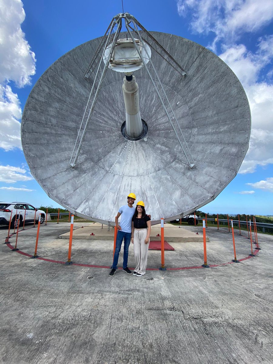 Our @PlanetaryHabLab students Vanelie Olivieri Encarnación and Alexander O. Molina Ortiz at the Arecibo Observatory's 12 meter Radio Telescope. 🙂