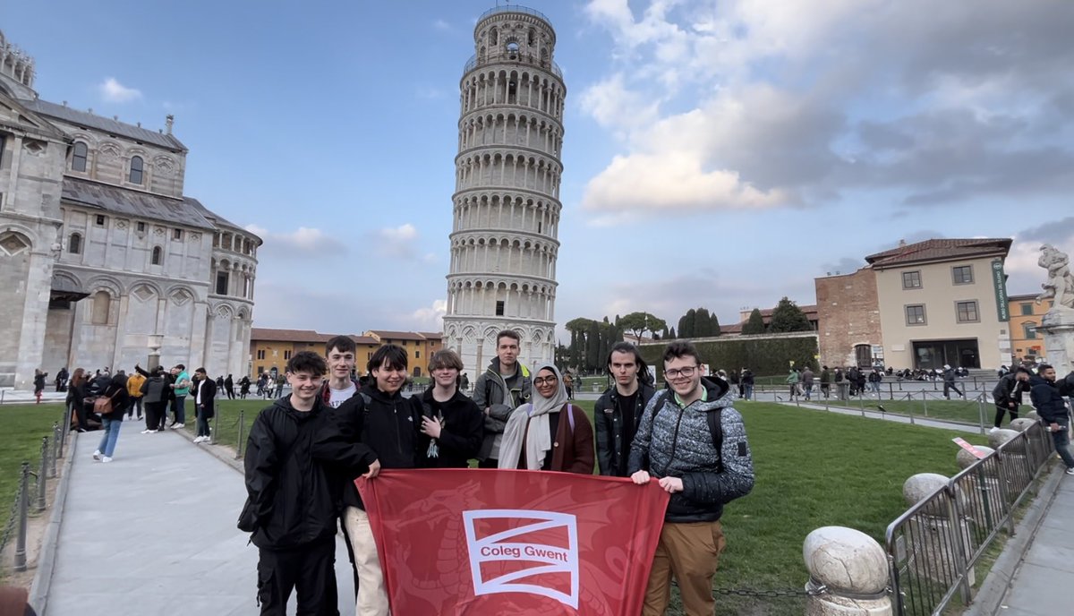 JakeCKCG's tweet photo. After a successful staff hand over 🤝@MWCCGCK and I lead our @coleggwent Crosskeys Computing learners to the western coast of Italy 🇮🇹 to explore the beautiful seaside town of Viareggio before moving onto Pisa where many accented the great leaning tower! 🤌 @erasmusplusUK https://t.co/HxvbYio6rt