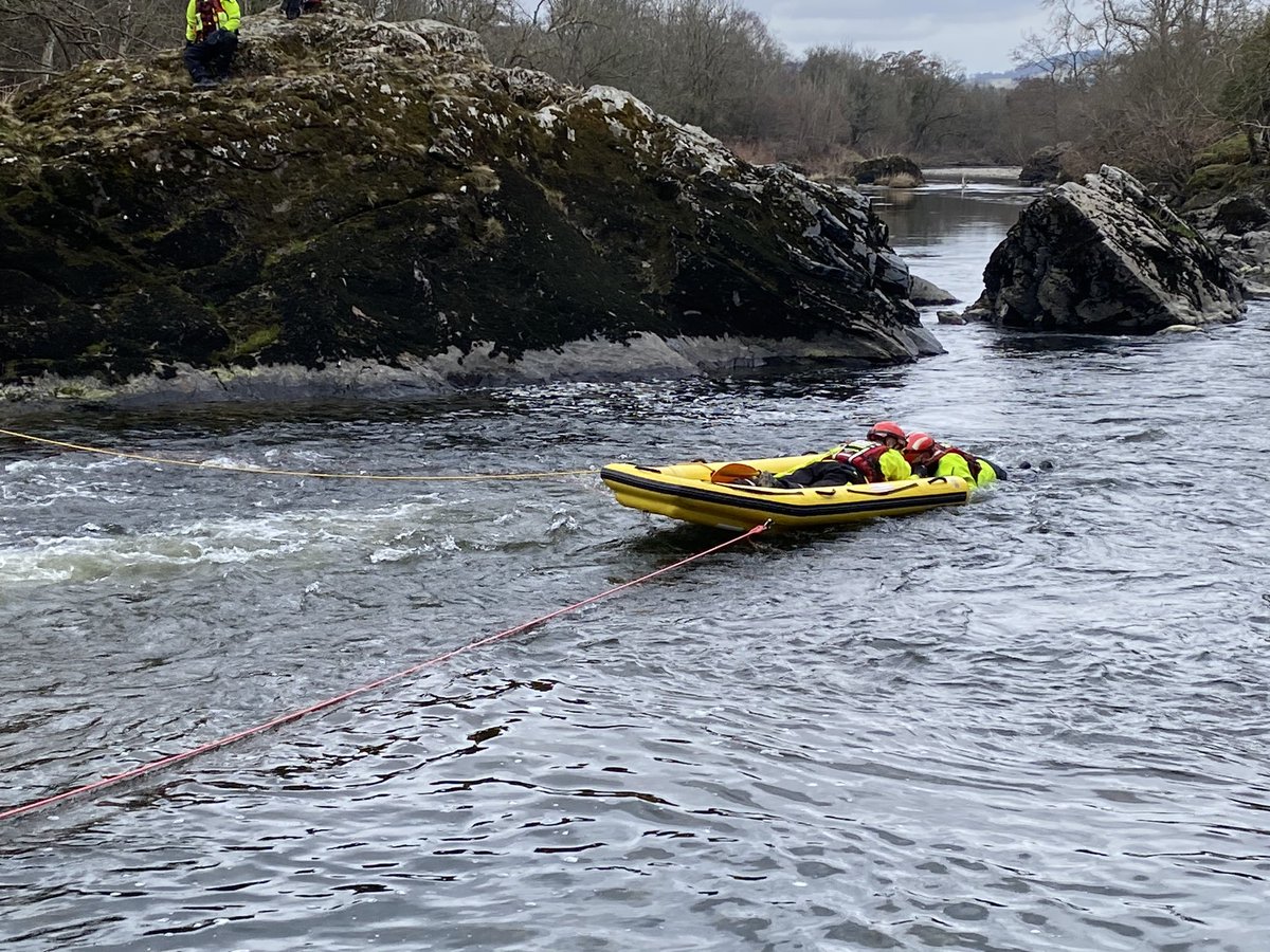 999matt's tweet photo. Swift Water Rescue &amp; Water First Responder training today with crews from @WelshpoolFire @Hayfirestation @TalgarthFire18 @NewtownFireStn https://t.co/GlcHoST2jJ