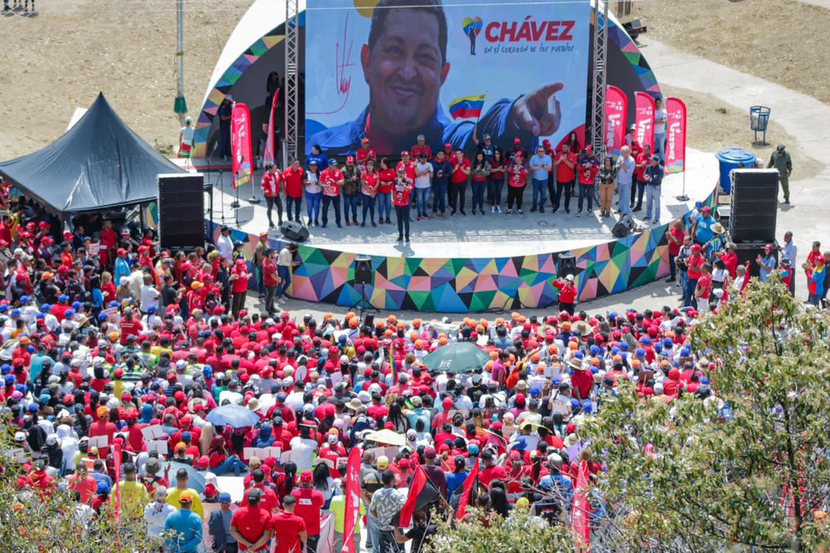 sugeyherreram's tweet photo. Anzoátegui chavista✊🏻❤️ #ChávezVive https://t.co/F9uDUvJlAR