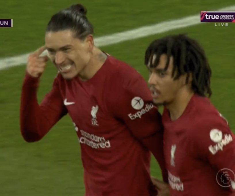 yannesiv's tweet photo. NUNEZ DOING THE RASHFORD CELEBRATION LMFAOOOOOO https://t.co/2BE18PpIro