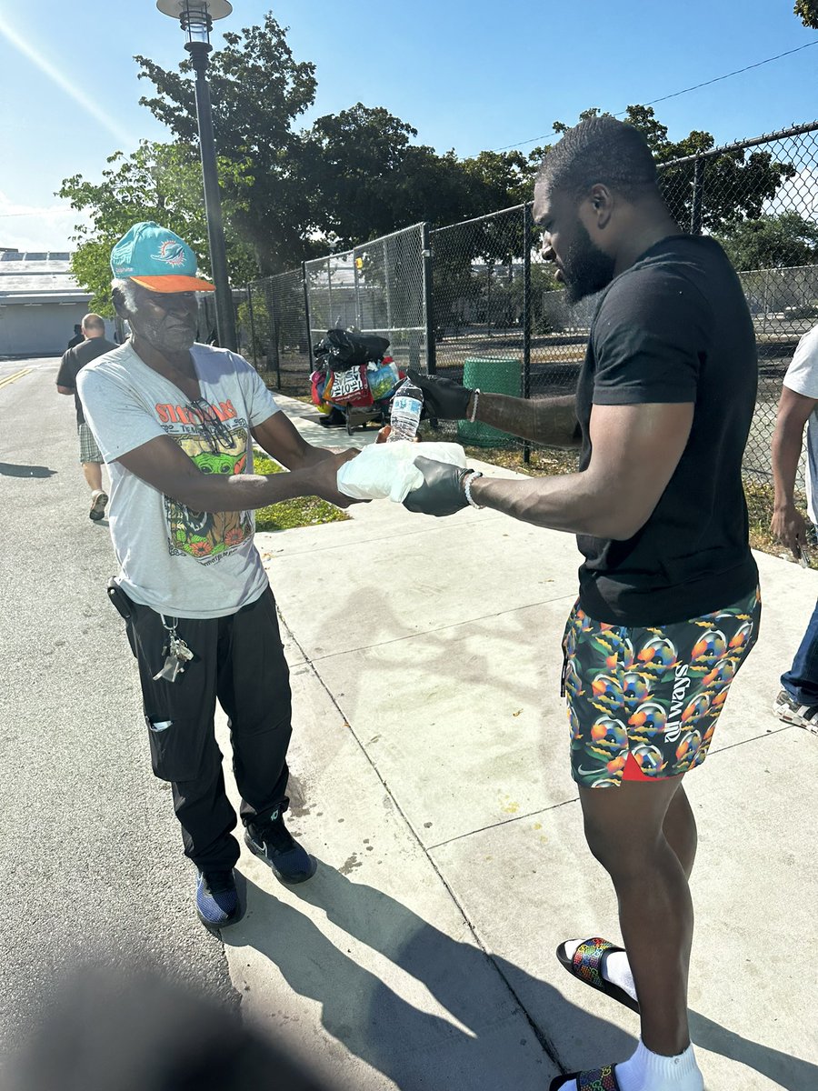 Daniel Barker tweet media