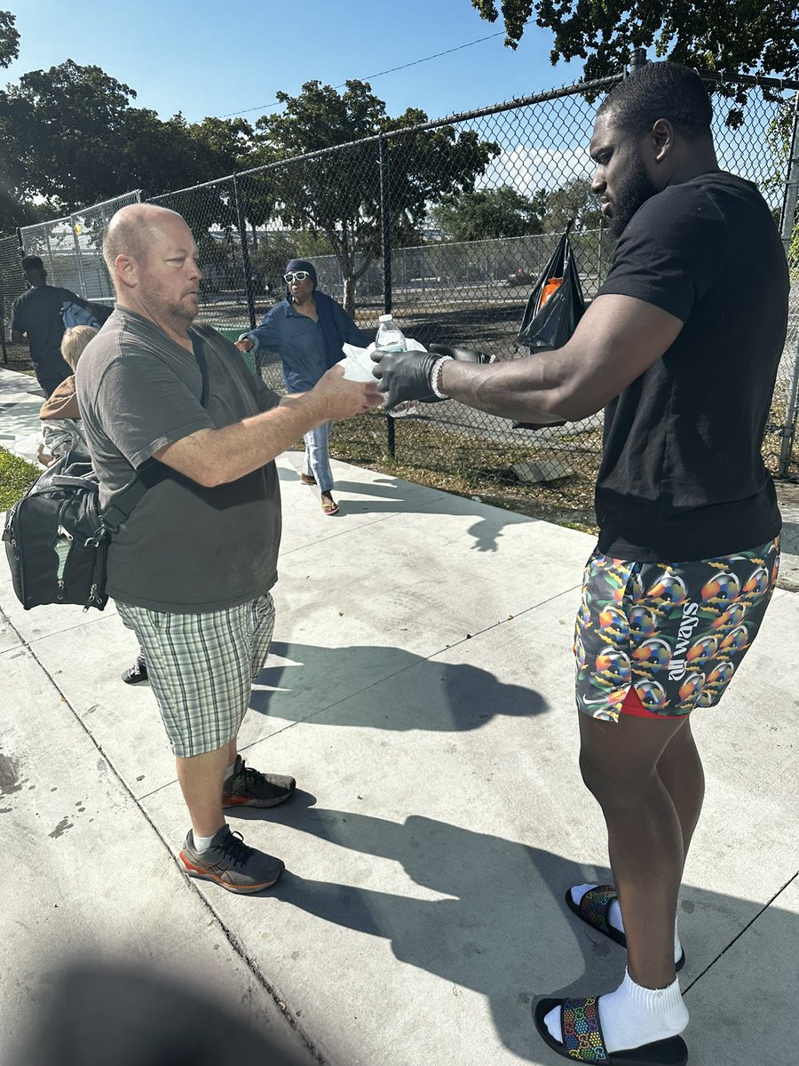 Daniel Barker tweet media