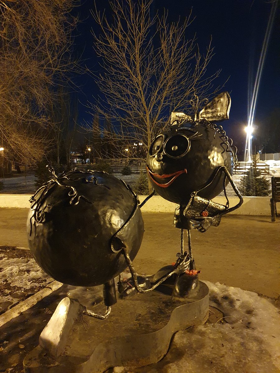 tankamnet's tweet photo. Сегодня была Набережная нашего города-спутника Энгельса! А это Аллочка @Gekko235  и Дима @new_katatsumuri в ближайшем будущем 🙂 https://t.co/1g9MZZEIoA