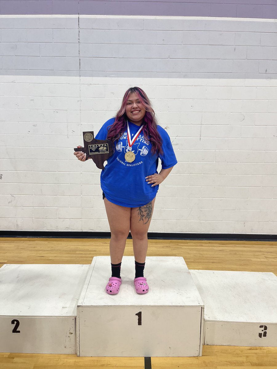 Congratulations to <a href="/arianna_332/">𝓐𝓻𝓲𝓪𝓷𝓷𝓪 ☾</a> for being the 259 Regional Champion! She also earned the Heavyweight Best Bench award with a 325lb Bench Press. She’s looking to become a state champ and break the state bench record here in a couple of weeks #dominate