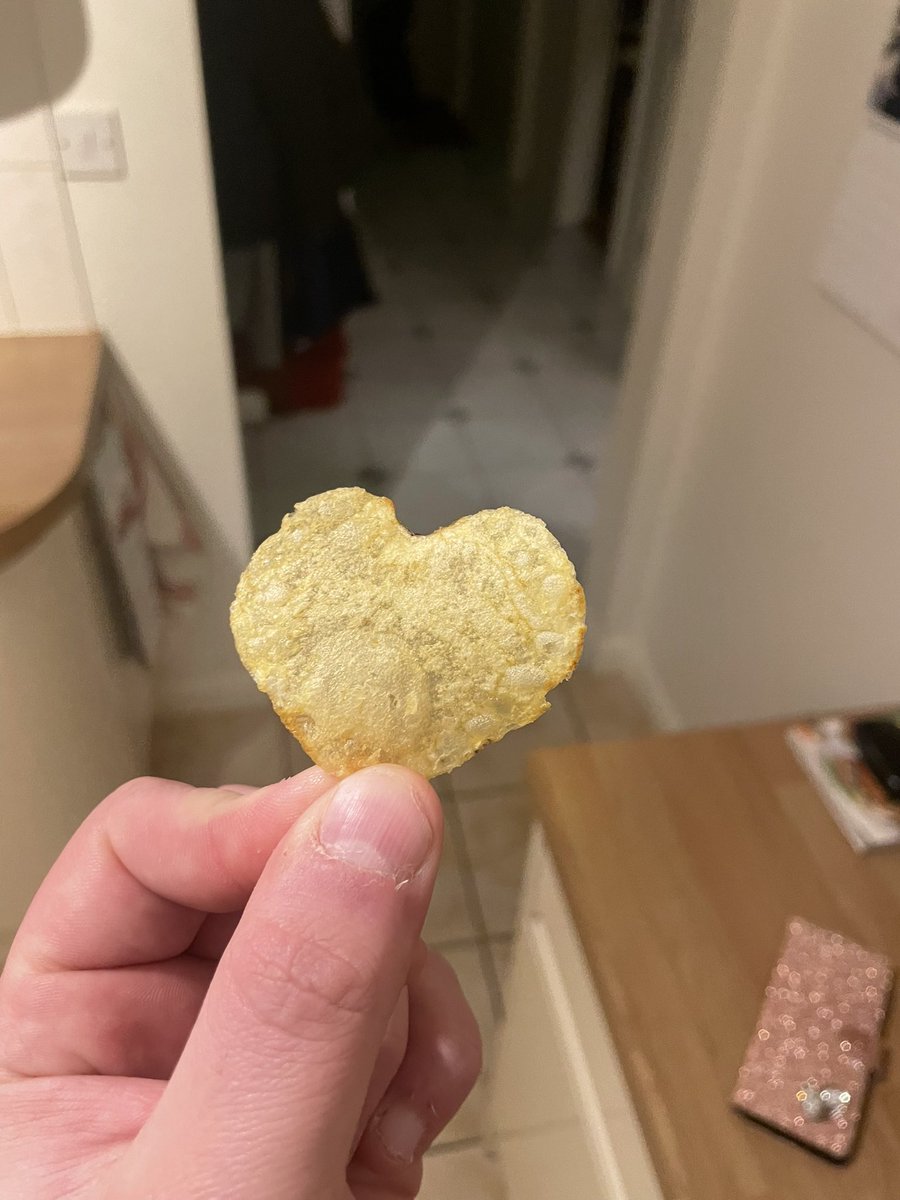 CopleyAlex's tweet photo. @walkers_crisps #lovefromwalkers https://t.co/CeSQ7B7sRc