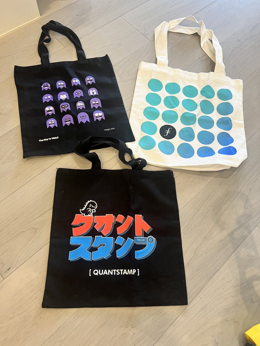 jeffwang's tweet photo. Best bag, these are important because they carry the rest of your swag. I give it this to @Filecoin for size and custom print option and @BreederDodo for compacting. Runner ups from #magiclink and @Quantstamp https://t.co/VNxFBCHlIm