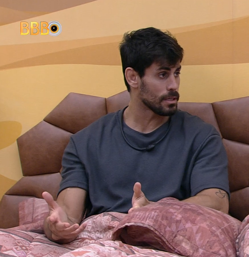 CentralRedeBBB's tweet photo. A reunião era pra falar sobre o que o Fred fez, mas já está entre Sapato e Larissa discutindo sobre quem corta mais os outros.

#BBB23 #RedeBBB https://t.co/mprx6COg5M
