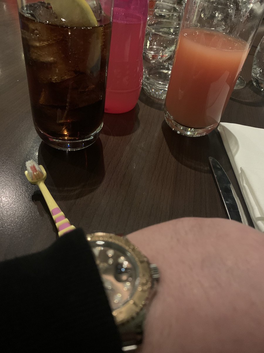 PayH_17's tweet photo. Woi grapefruit juice is defo too bitter for me https://t.co/1J6eMIZGy6