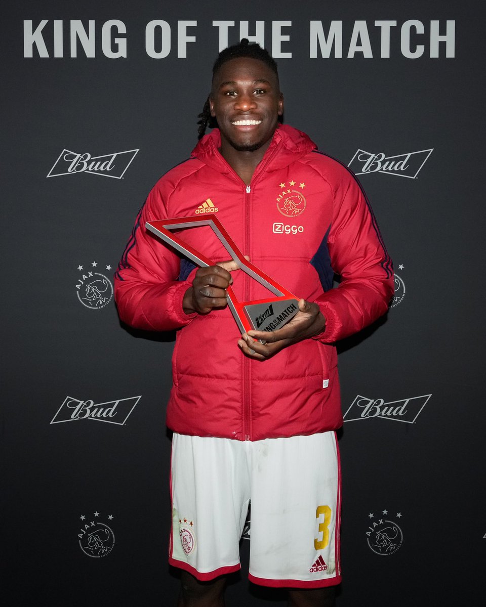 AFCAjax's tweet photo. The smile of the King 👑

#KingOfTheMatch x #ajanec https://t.co/Ss1e8E74wx