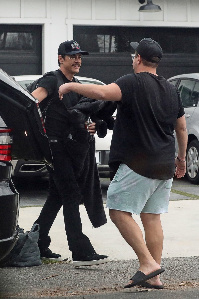 AllAboutTRH's tweet photo. #SPOTTED: Ariana seen loading bags in her car while Tom appeared in better spirits #vanderpumprules https://t.co/n9Clzdo3jy