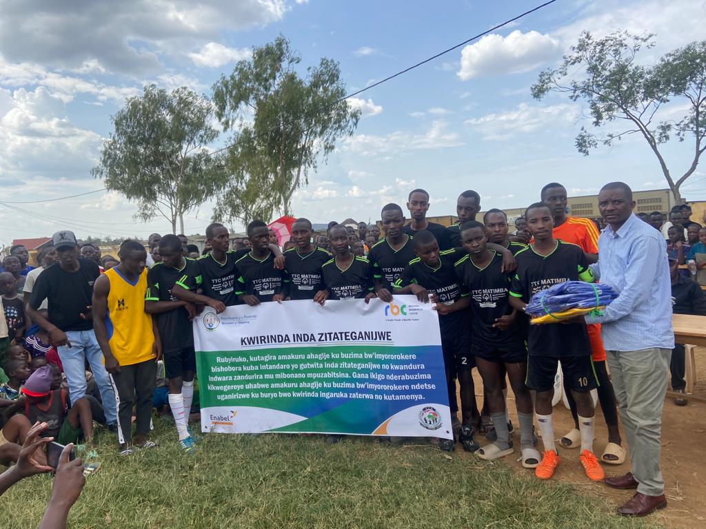 NyagatareDistr's tweet photo. Uyu munsi  hasojwe ubukangurambaga bw'iminsi ibiri ku buzima bw'imyororokere mu rubyiruko bwakorewe mu mashuri yisumbuye yo mu mirenge ya Rwimiyaga na Matimba. Bwakozwe  binyujijwe mu mikino y'umupira w’amaguru kubufatanye na FVA ( Faith Victory Association). https://t.co/LYQdZ09N41