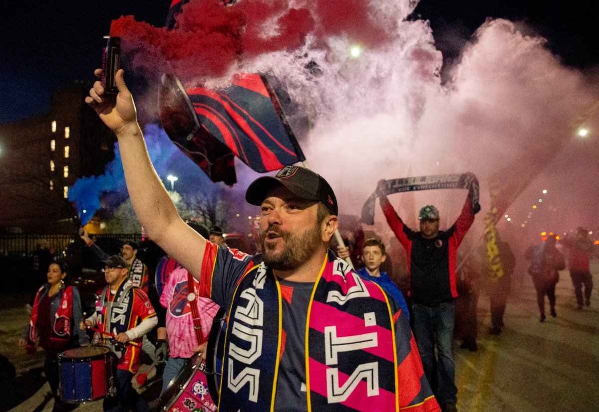 ctannous98's tweet photo. Some fan frames from the inaugural home opening game from St. Louis City SC, for @stltoday
 https://t.co/yDJieNhy8E https://t.co/5IpBLLDaoY