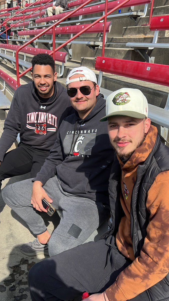 Bearcat Baseball alumns <a href="/DondraeBremner/">Dondrae Bremner</a> <a href="/seanmcglock/">Sean McLaughlin</a> and <a href="/keathley_beau/">Beau Keathley®❗️</a> holding down the corner today.  Keathley swears he was in the gym lifting at 5:00 and ran 4 miles to the ballpark today.  <a href="/GoBearcatsBASE/">Cincinnati Baseball</a>