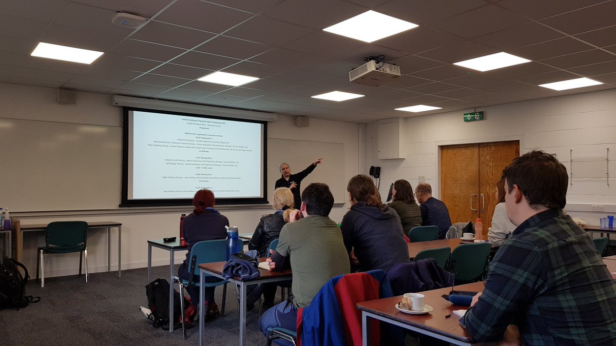 TragusTraining's tweet photo. Back at @StirUni today for more #bat action 🙂 Looking forward to a day of #Nathusius #pipistrelle #skills #training 
@_BCT_ @BCT_NBMP #lovebats #CitizenScience #NBMP https://t.co/o6aUsjMzWL