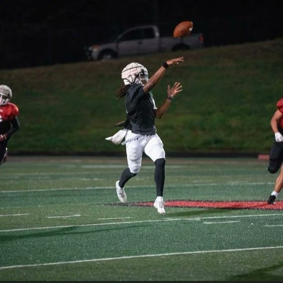 shauntacakes16's tweet photo. I got to see my oldest Friday(Much Needed). Gardner Webb had their 1st scrimmage. I'm so ready for football season! So proud of my boy! Please keep Ty in your prayers! #SSNF https://t.co/EoK3VG2DpG
