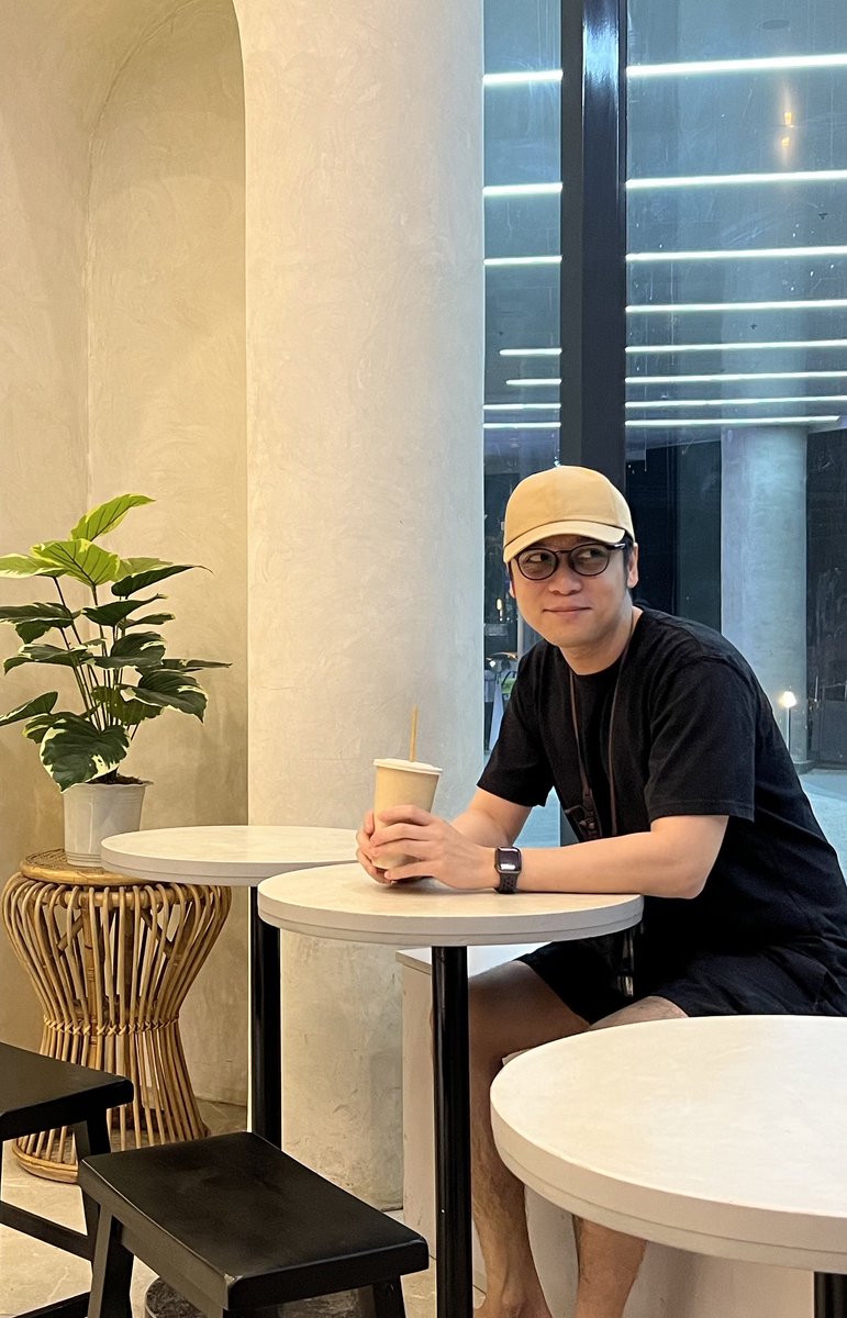 wardrake_'s tweet photo. Explored the neighborhood today. Sobrang sarap talaga ng Crosta Pizza, and Kong Noodles (very sulit). 😋👌 https://t.co/phUETRNbP3