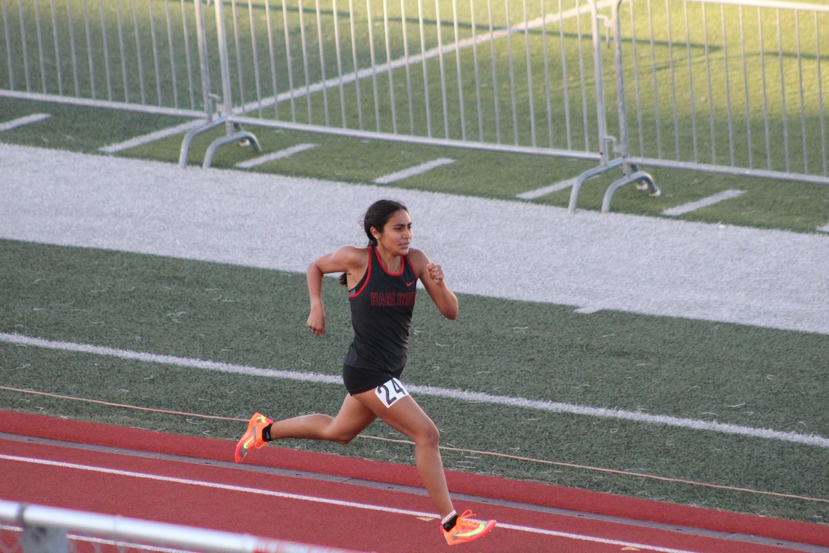 gfgafo8's tweet image. Congratulations @ayianna_olivas ! 
Not only did you PR in both the 1600m &amp;amp; 3200m this weekend,  but you also broke both HCISD records for both events! Awesome Job babe &amp;amp; Love to see your hard work paying off! #CSND #HarlingenCardinals #track #distance