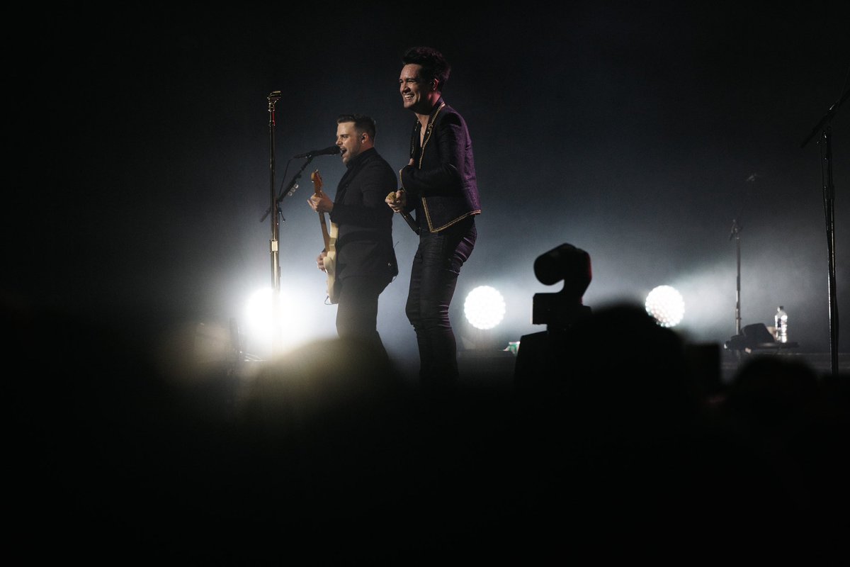 PanicAtTheDisco's tweet photo. Glasgow, what a great start to the UK leg #VivaLasVengeanceTour

📸 @Zakcassar https://t.co/XHMWyIuf84