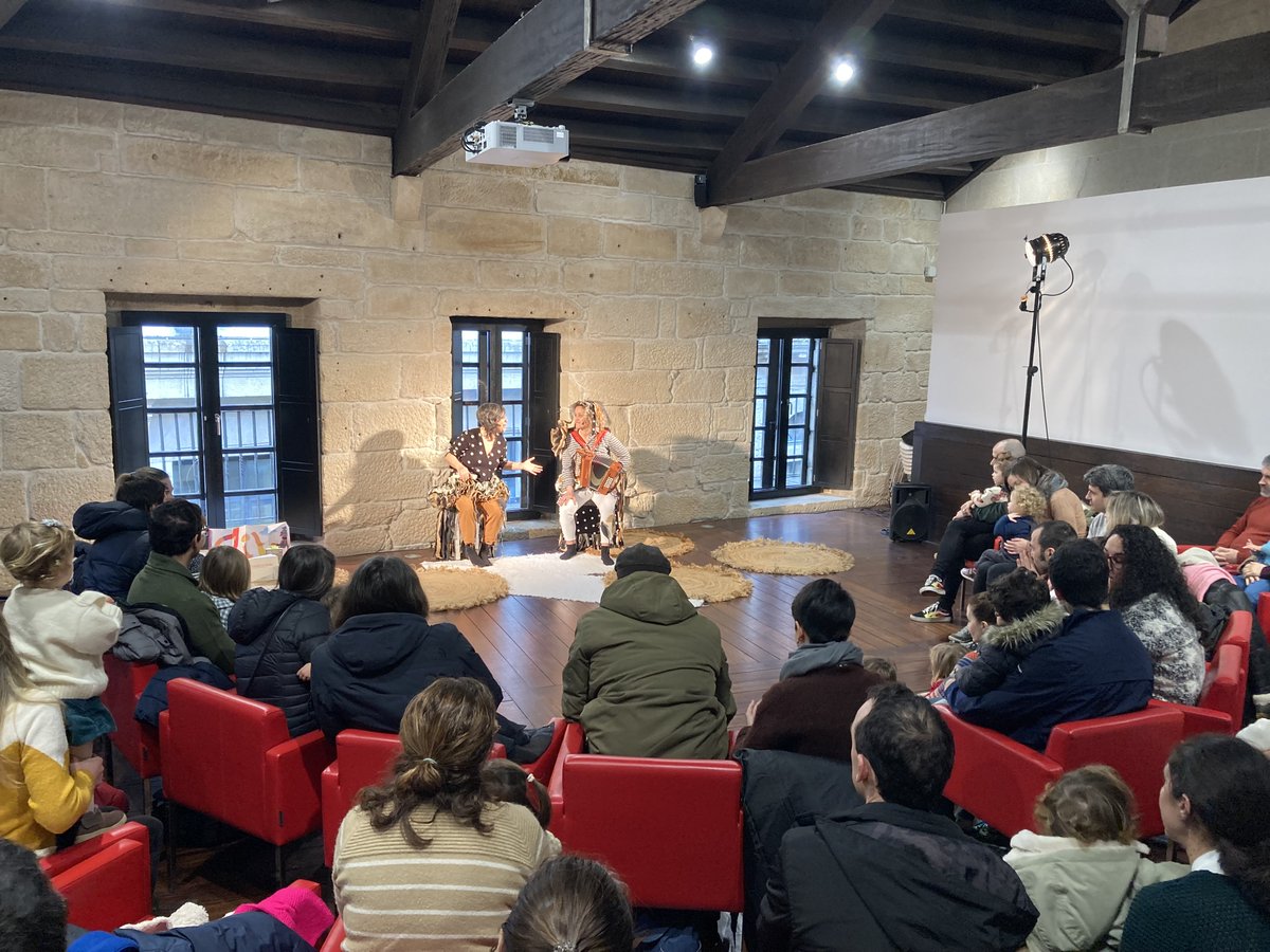 nubebes's tweet photo. E así poñémoslle o peche a esta intensa xornada do festival, foi fermoso recontrarnos estes días arredor das artes escénicas para bebés e familias. Pasámolo xenial! Grazas por acudirdes a todas e cada unha das funcións!
🥰 #Núbebes23 https://t.co/RkbiabzBAg