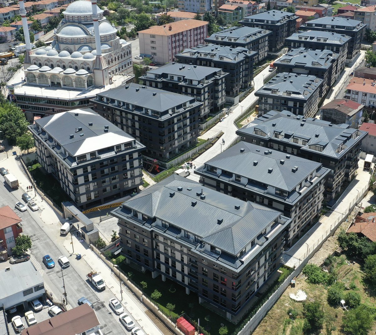 Burası da depreme dayanıksız yapı doluydu.

Hak sahipleri “imarımız yeterli, aramızda anlaştık, dönüşmek istiyoruz” dediler.

336 daireyi 2 yılda bitirdik, teslim ettik.

Çalıştay değil, icraat!

2/3 yasal çoğunluğu sağlayan tüm hemşehrilerimiz bu hızla yeni evlerine kavuşuyor.