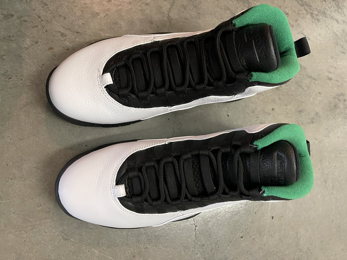 p_kicks23's tweet photo. @SellKicksSunday #Size10M $165 + shipping https://t.co/1rx2wlbuVb
