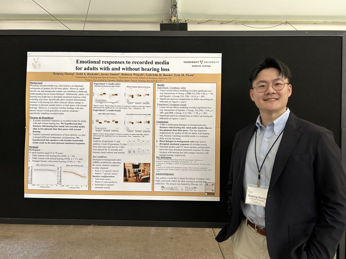 HaipingHuang1's tweet photo. Second time at AAS! Had the best time talking to friends and colleagues about research! Thank you to everyone who commented on our poster, really enjoyed the brainstorming!! Oh, and we hiked Camelback again:) see you all next year!! https://t.co/xvRZyFFHz5