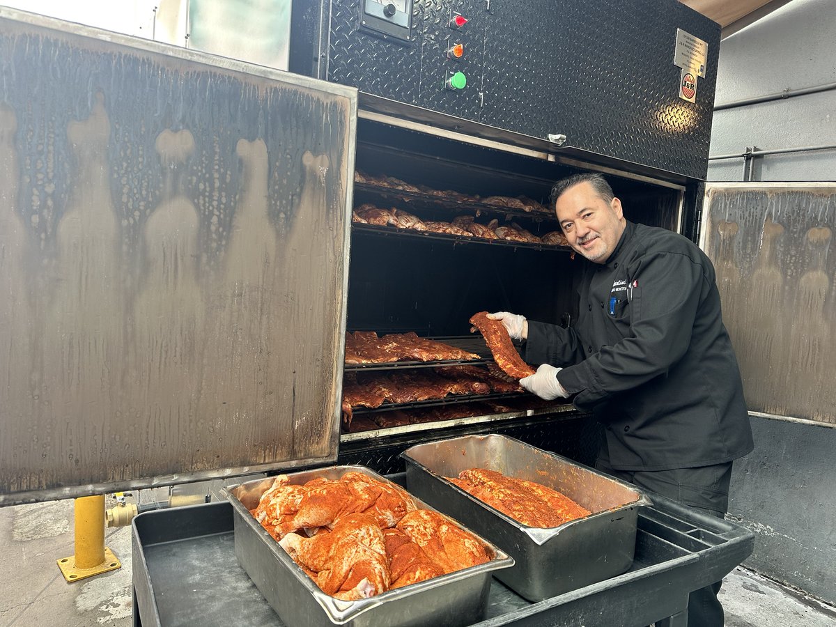 BinionsLV's tweet image. A couple weeks ago we shared our new smoker, but now we want to show you the man behind the scenes. Meet Fernando! 👋 Fernando has is our assistant executive chef here at Binion’s and has been with us for almost 30 years! Thanks for all you do and all the delicious food! #binions