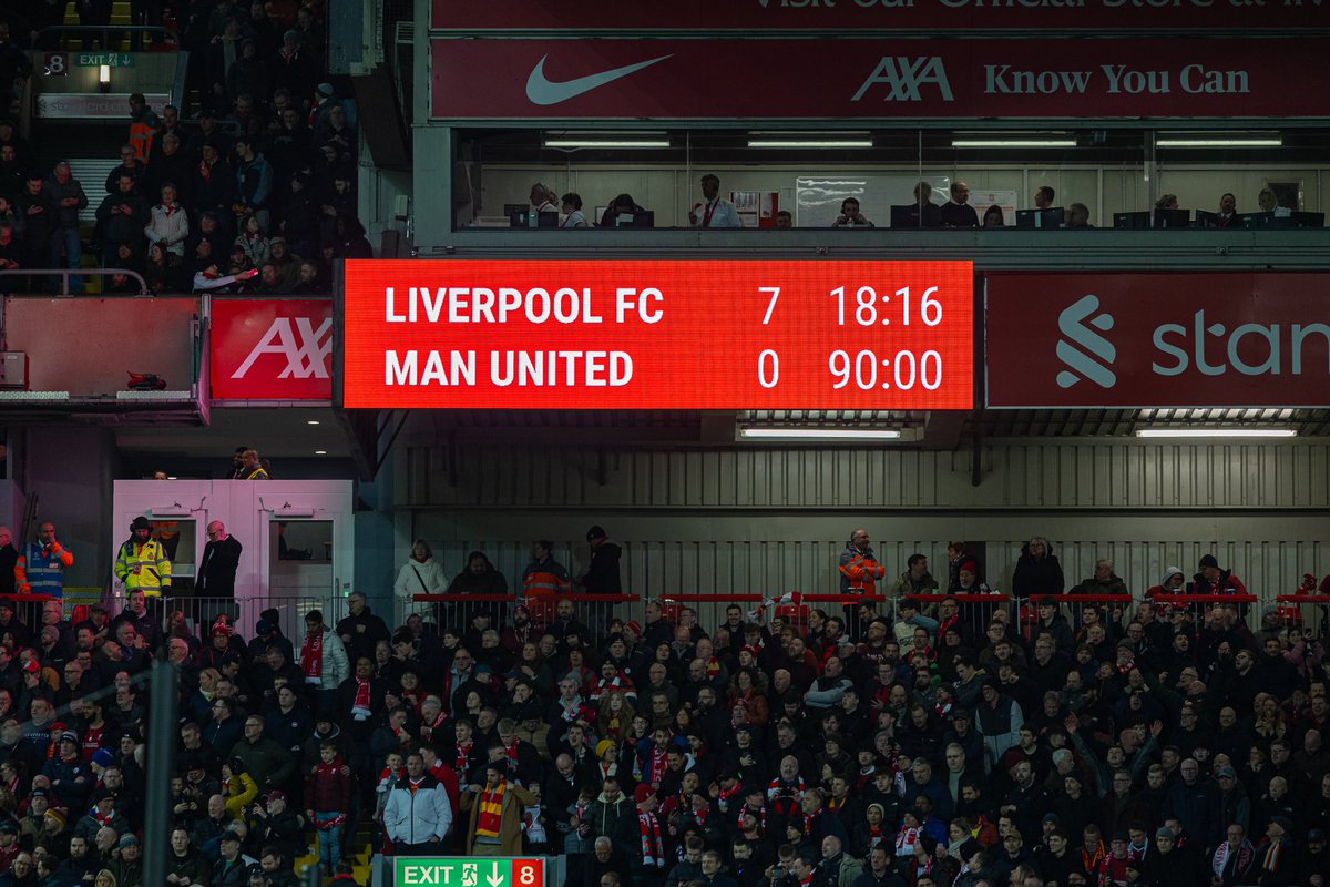 Footballtweet's tweet photo. That was Manchester United's biggest defeat in the top division since... 1930! 

93 years ago. 🥶 https://t.co/EAWEC23HGB